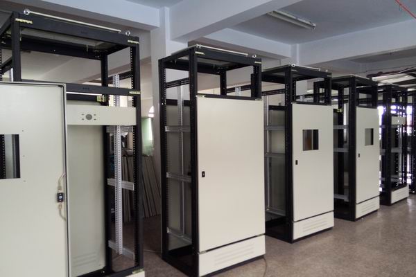 新盈镇控制柜-3683厂家控制柜检修需要注意的